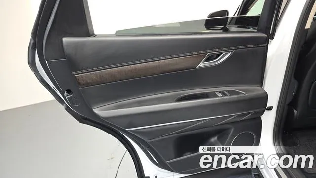 Genesis GV80 2.5T Бензин AWD — Фото автомобиля 6