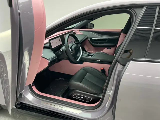 Xpeng P7 — Фото автомобиля 16