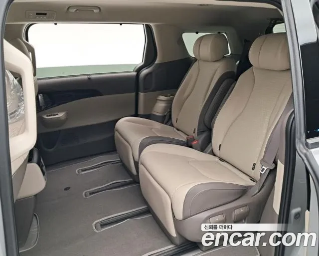 Kia Carnival — Фото автомобиля 14