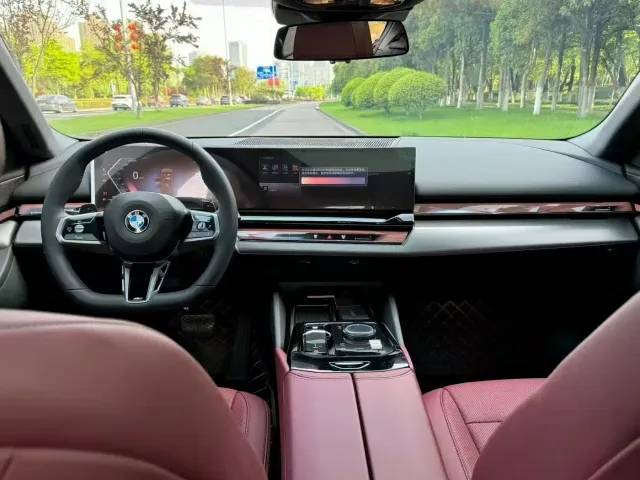 BMW 5 Series — Фото автомобиля 5