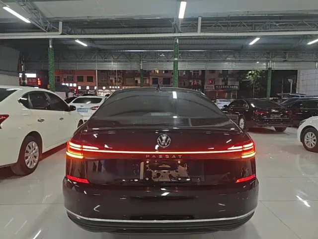 Volkswagen Passat — Фото автомобиля 5