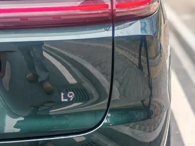 Li Auto L9 — Фото автомобиля 19