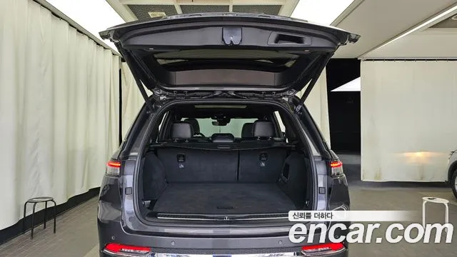 Jeep Cherokee Grand Cherokee(WL) 3.6 Overland — Фото автомобиля 15