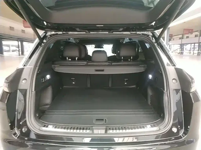 Li Auto L7 — Фото автомобиля 18