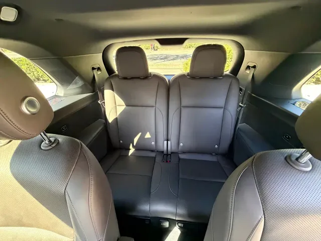 Li Auto L8 — Фото автомобиля 14