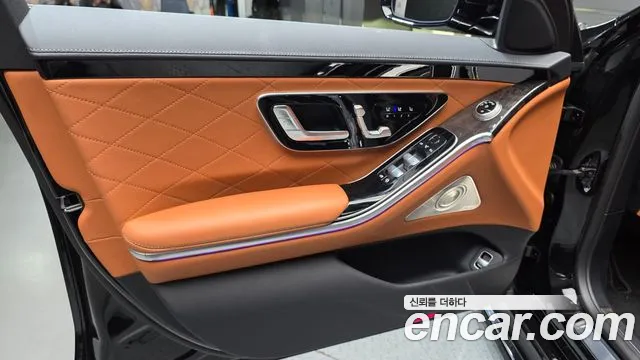 Mercedes-Benz S-Class — Фото автомобиля 24