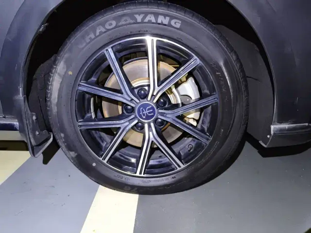 BYD Song MAX — Фото автомобиля 25