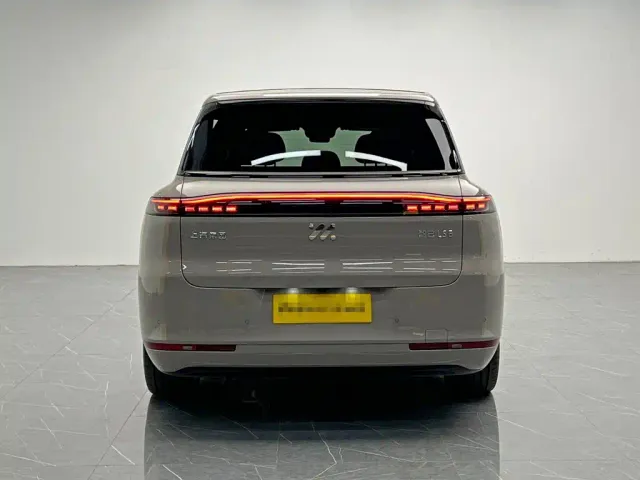 IM Motors LS8 — Фото автомобиля 5