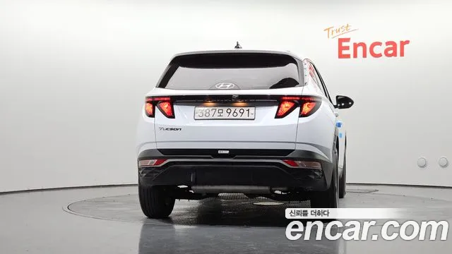 Hyundai Tucson Tucson (NX4) Бензин 1.6 турбо 2WD — Фото автомобиля 4