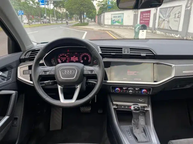 Audi Q3 — Фото автомобиля 14
