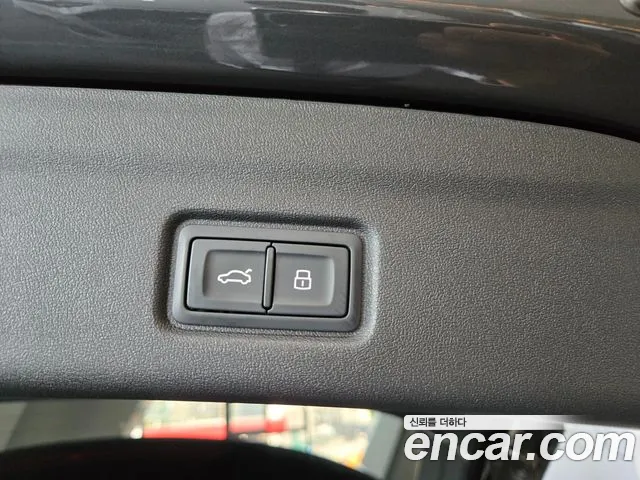 Audi Q6 e-tron — Фото автомобиля 18