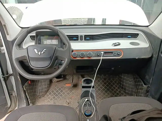 Wuling Hongguang Mini EV — Фото автомобиля 9