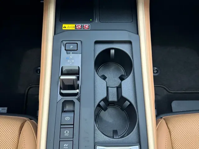 Lexus ES — Фото автомобиля 11