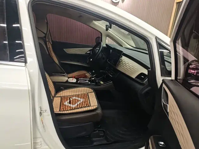 BYD Song MAX — Фото автомобиля 24