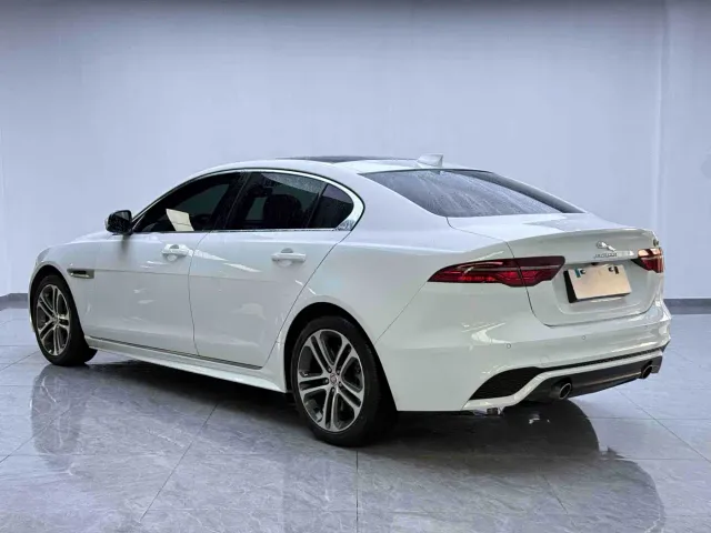 Jaguar XEL — Фото автомобиля 11