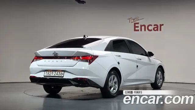 Hyundai Avante CN7 — Фото автомобиля 2