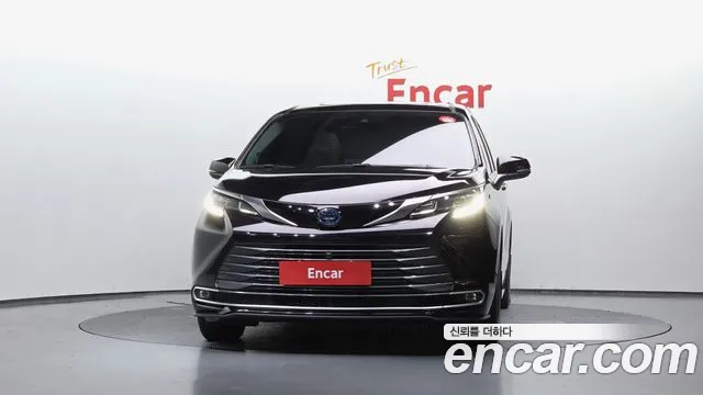 Toyota Sienna — Фото автомобиля 3