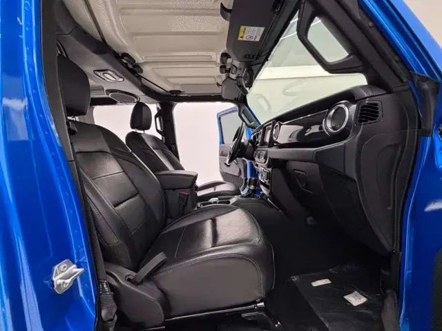 Jeep Wrangler — Фото автомобиля 22