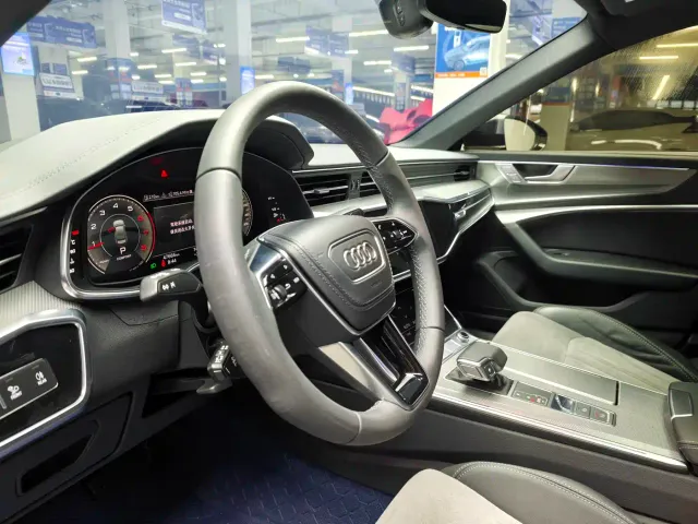 Audi A6L — Фото автомобиля 8