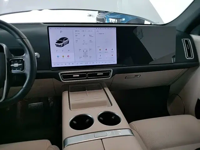 Li Auto L7 — Фото автомобиля 12