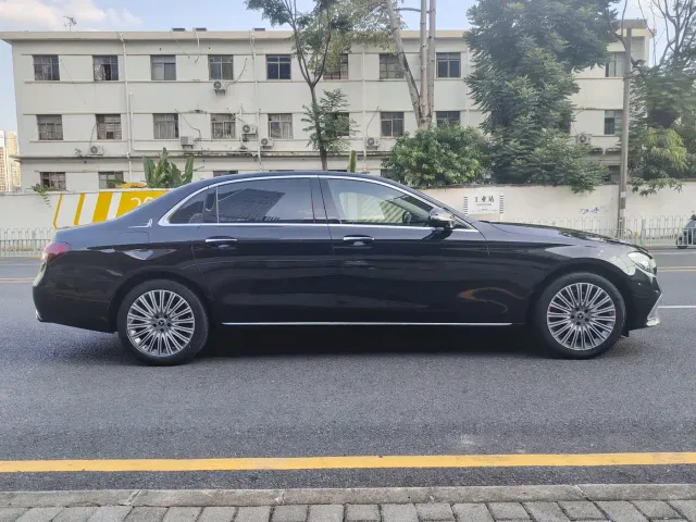 Mercedes-Benz E-Class — Фото автомобиля 8