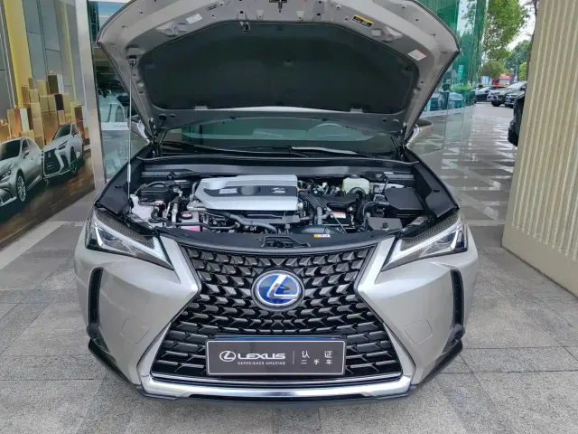 Lexus UX — Фото автомобиля 6