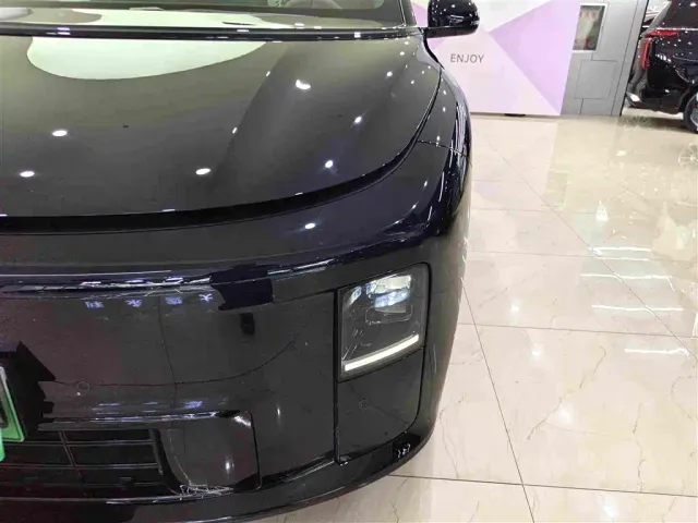 Li Auto i6 — Фото автомобиля 11