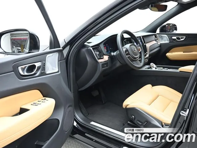 Вольво XC60 — Фото автомобиля 11
