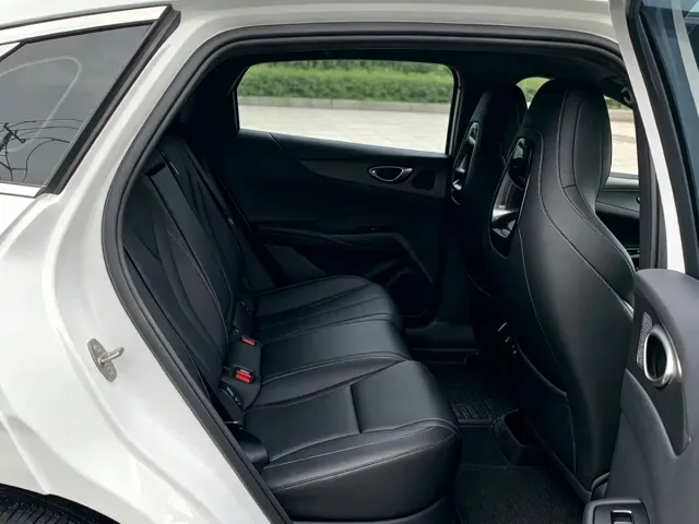 BYD Seal 06 — Фото автомобиля 18