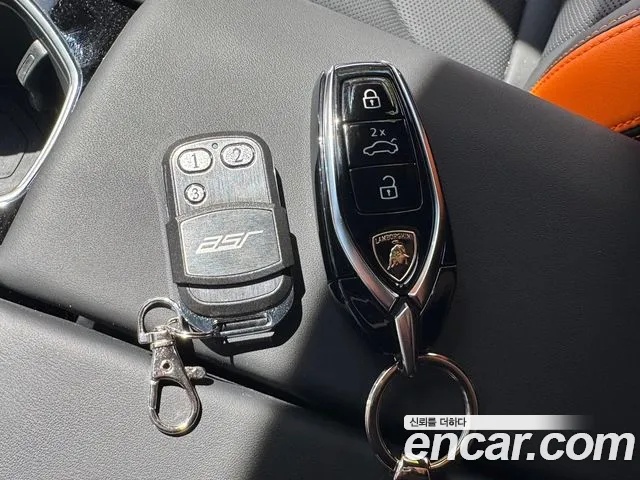 Lamborghini Urus — Фото автомобиля 13