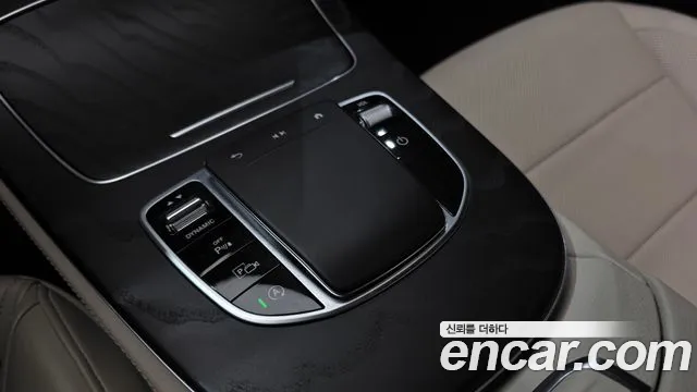 Mercedes-Benz E-Class — Фото автомобиля 17