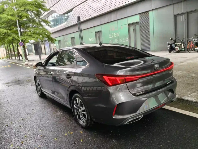 Changan Eado — Фото автомобиля 9