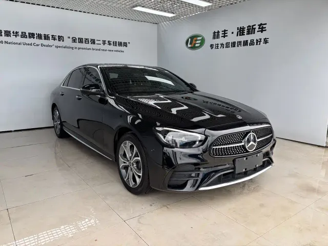 Mercedes-Benz E-Class — Фото автомобиля 4
