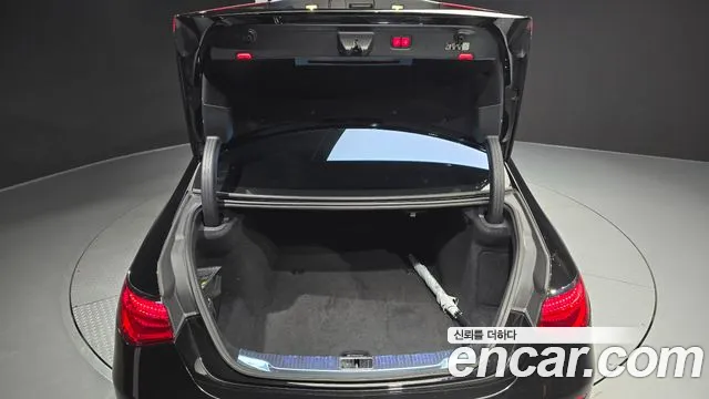 Mercedes-Benz S-Class — Фото автомобиля 20