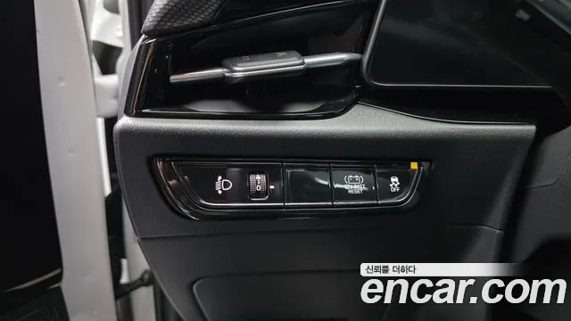 Kia Niro The All New — Фото автомобиля 24