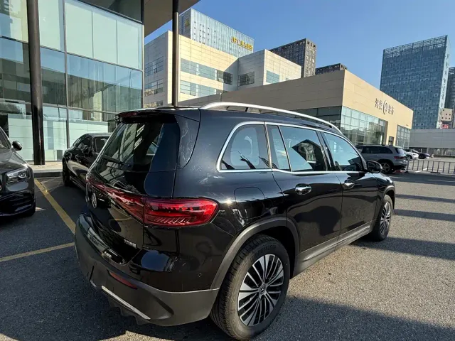 Mercedes-Benz EQB — Фото автомобиля 4