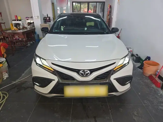 Toyota Camry — Фото автомобиля 2