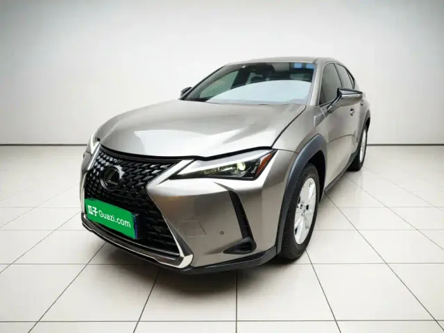 Фотография автомобиля — Lexus UX
