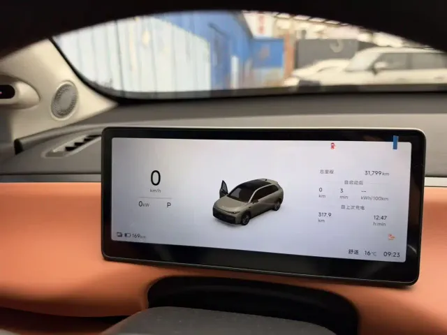 Leapmotor C10 — Фото автомобиля 9