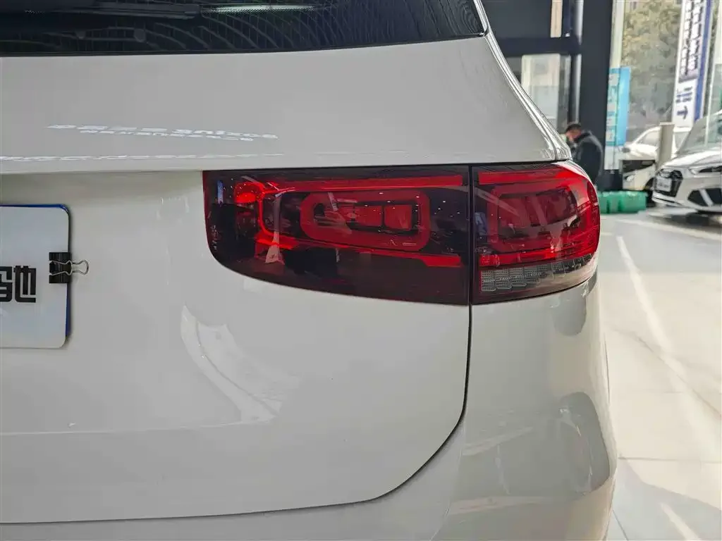 Mercedes-Benz Mercedes-Benz GLB 2022 Facelift GLB 200 Fashion Style — Фото автомобиля 10