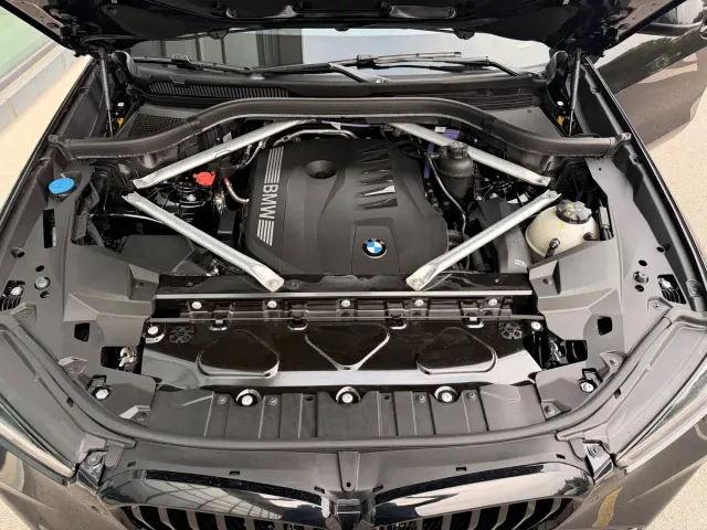 BMW BMW X5 2023 xDrive 40Li M Sport Black Night Package — Фото автомобиля 29