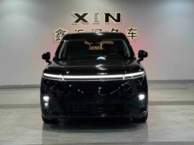 Xpeng GX — Фото автомобиля 3