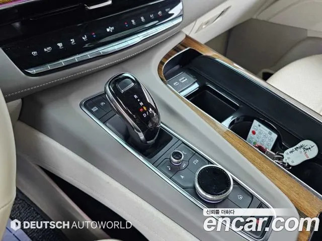 Cadillac Escalade — Фото автомобиля 9