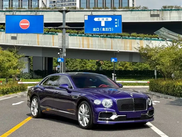 Bentley Flying Spur — Фото автомобиля 2