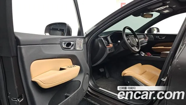 Volvo XC60 2nd Gen — Фото автомобиля 15