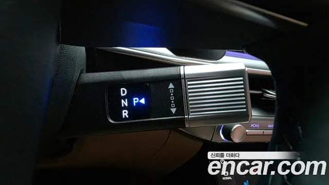 Hyundai Grandeur Grandeur (GN7) 2.5 Бензин 2WD — Фото автомобиля 9