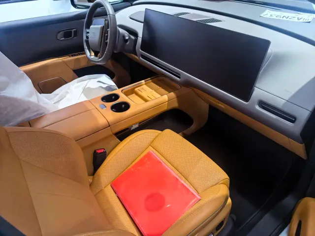 Li Auto i8 — Фото автомобиля 7