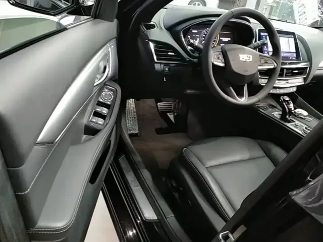 Cadillac CT5 — Фото автомобиля 15