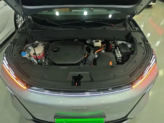 Geely Galaxy Starship 7 EM-i — Фото автомобиля 19