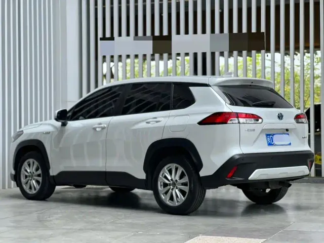 Toyota Corolla Cross — Фото автомобиля 4